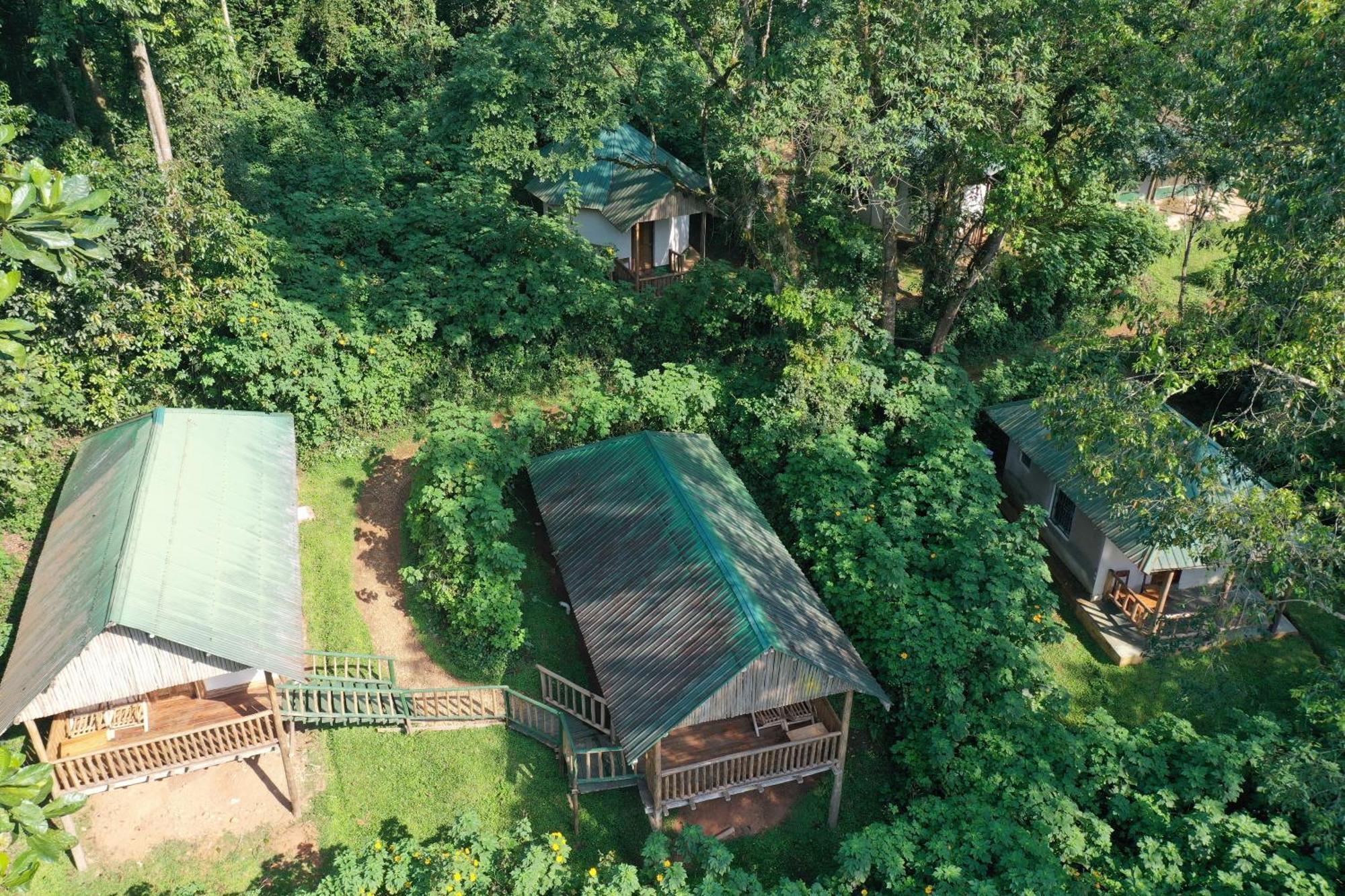 Buhoma Community Rest Camp Hotel Exterior photo